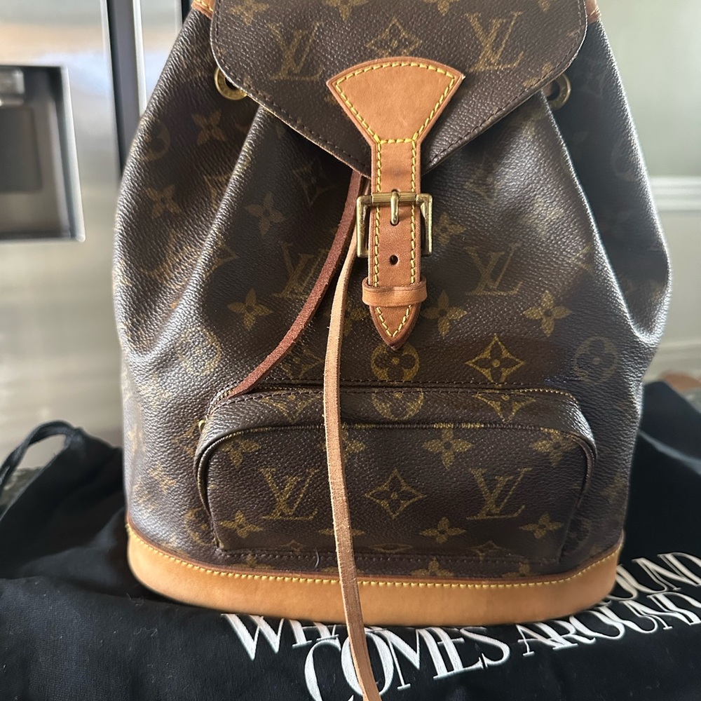 100% Authentic Louis Vuitton Montsouris MM Backpack Monogram